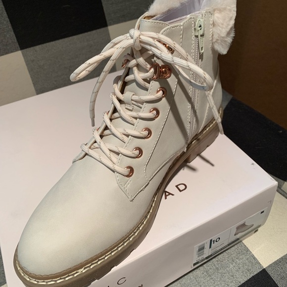 LC LAUREN CONRAD Womens Boot - Size 10 NWT!!😍🌸🥰 Ivory color!! - Picture 2 of 4